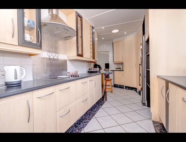 5 BEDROOM HOUSE FOR SALE IN ROBINDALE